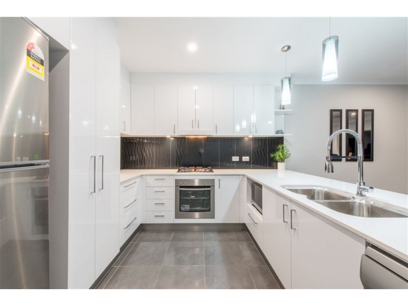 15 Corrimandle Grove, Cannonvale QLD 4802