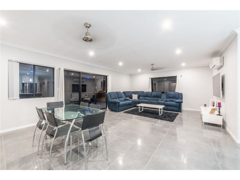 15 Corrimandle Grove, Cannonvale QLD 4802