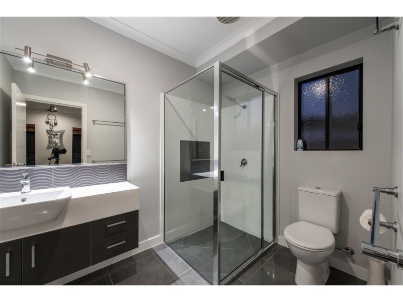 15 Corrimandle Grove, Cannonvale QLD 4802