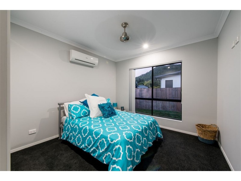 15 Corrimandle Grove, Cannonvale QLD 4802