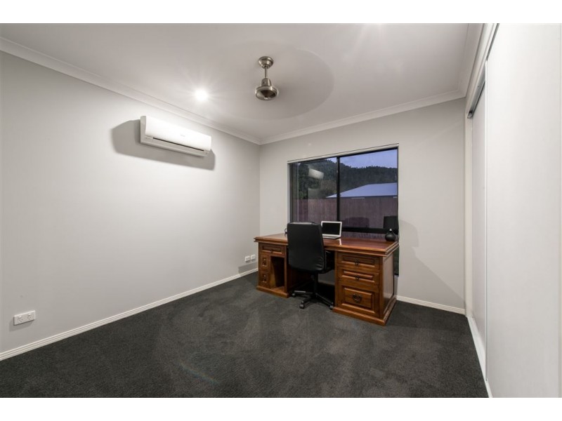 15 Corrimandle Grove, Cannonvale QLD 4802