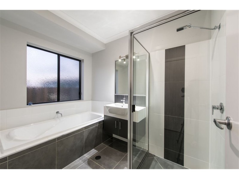 15 Corrimandle Grove, Cannonvale QLD 4802