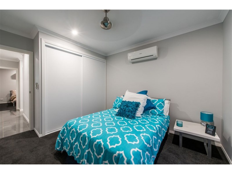 15 Corrimandle Grove, Cannonvale QLD 4802