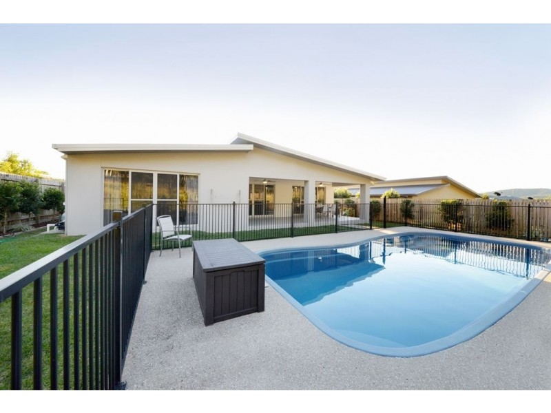 33 Endeavour Circuit, Cannonvale QLD 4802