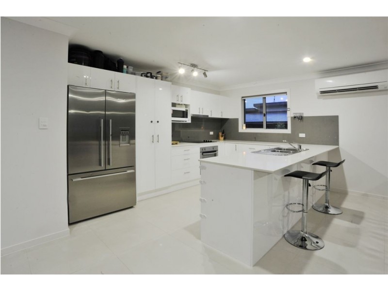 33 Endeavour Circuit, Cannonvale QLD 4802