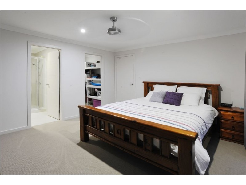 33 Endeavour Circuit, Cannonvale QLD 4802