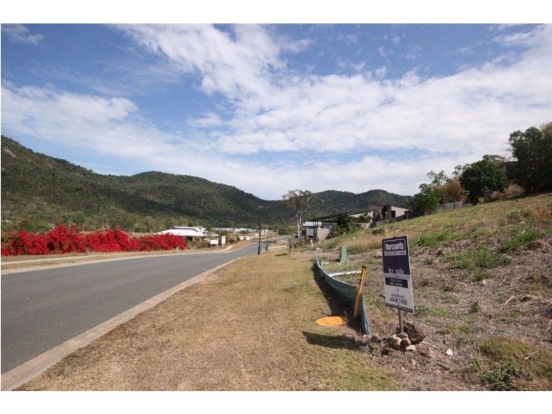 8 Parker Road, Cannonvale QLD 4802