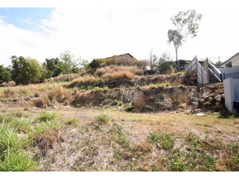 8 Parker Road, Cannonvale QLD 4802