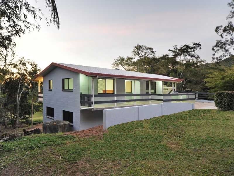 65 Jasinique Drive, Flametree QLD 4802