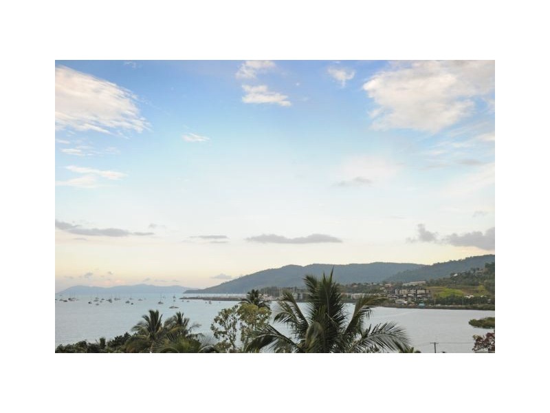 6a Palm Drive, Cannonvale QLD 4802