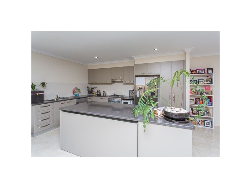 70 Valley Drive, Cannonvale QLD 4802