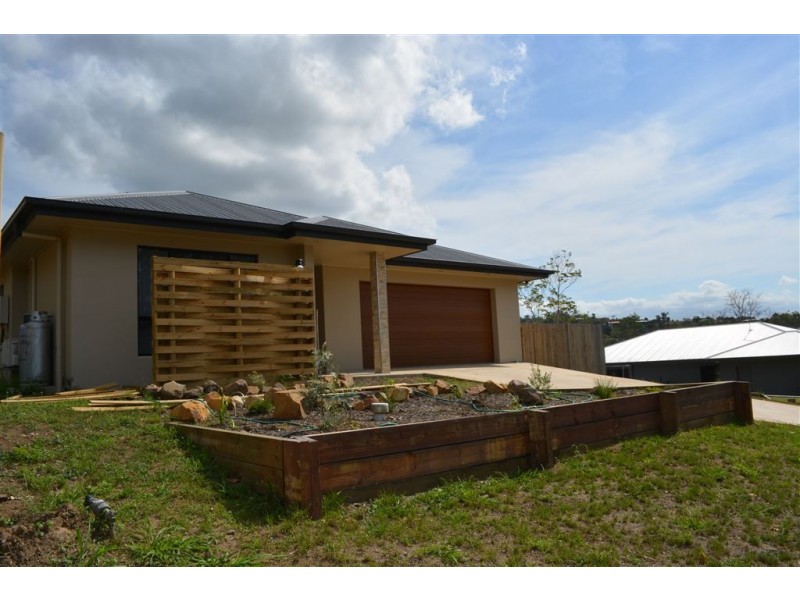 70 Valley Drive, Cannonvale QLD 4802