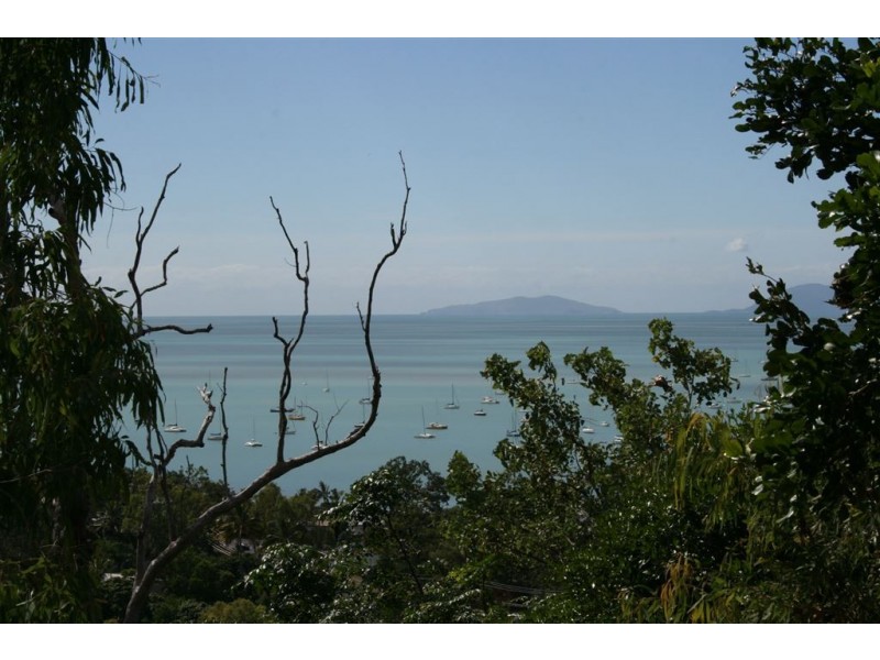 4 Nara Ave, Airlie Beach QLD 4802