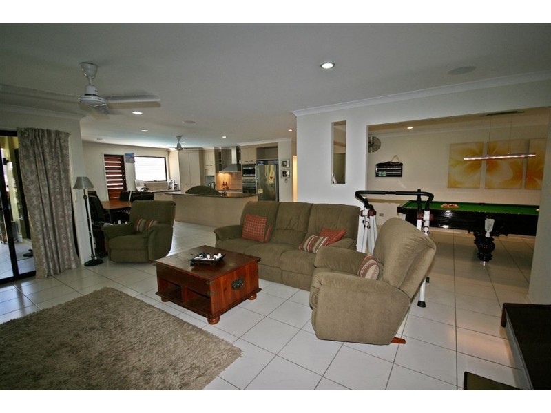 15 Jonquill Court, Cannonvale QLD 4802