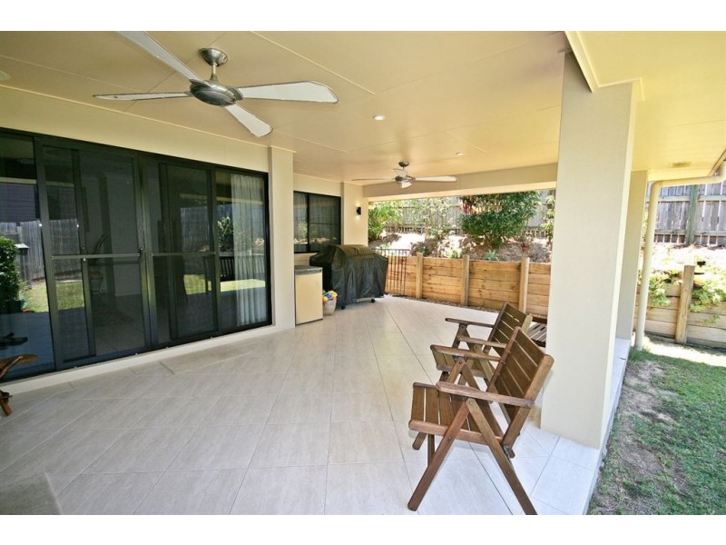 15 Jonquill Court, Cannonvale QLD 4802