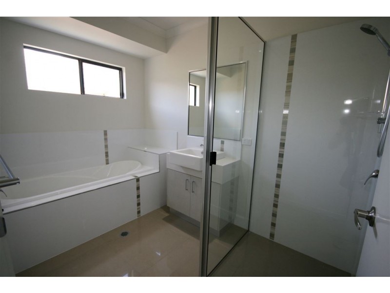 2 Companion Way, Cannon Valley QLD 4800