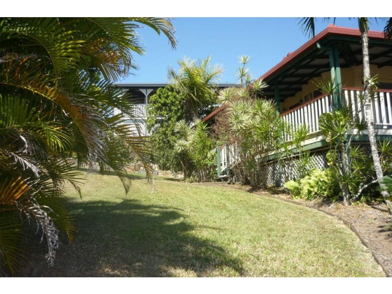 8 Hamilton Avenue, Cannonvale QLD 4802