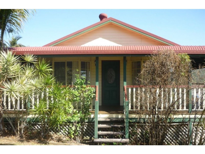 8 Hamilton Avenue, Cannonvale QLD 4802