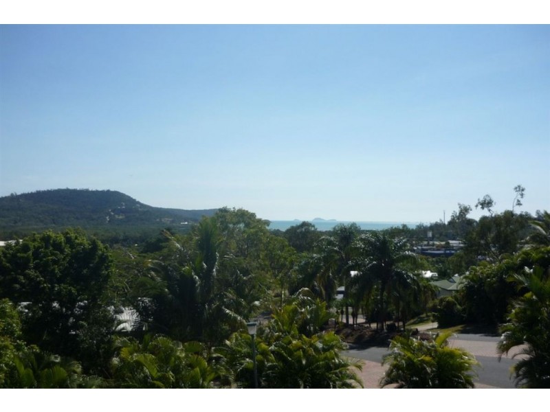 8 Hamilton Avenue, Cannonvale QLD 4802