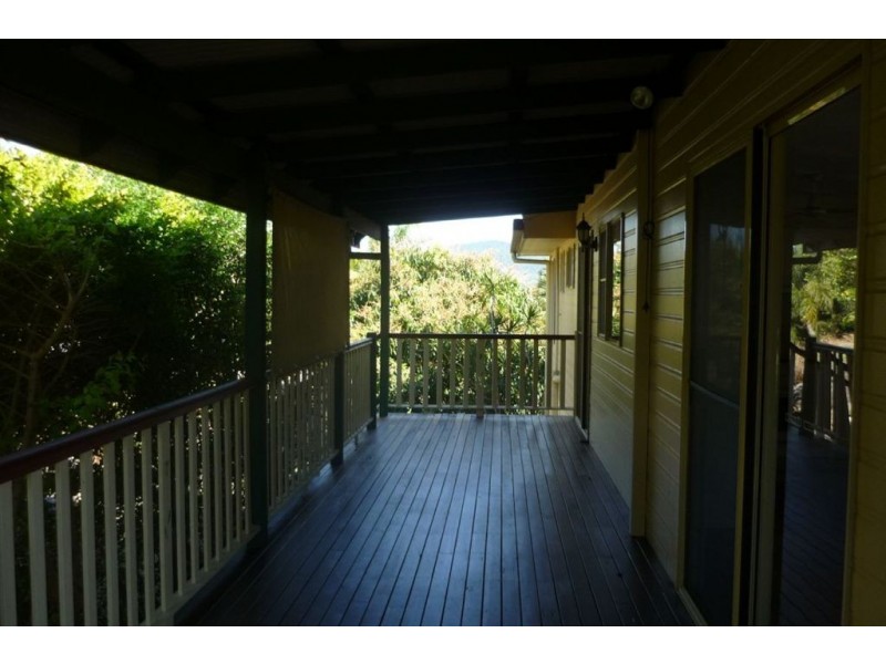 8 Hamilton Avenue, Cannonvale QLD 4802