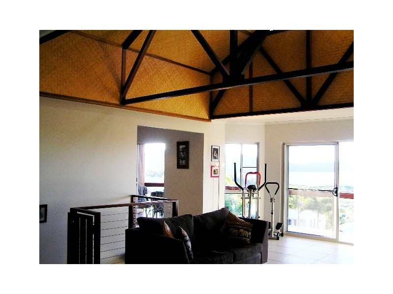 25 Country Road, Cannonvale QLD 4802