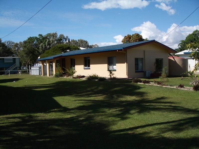 8 Peters Avenue, Midge Point QLD 4799