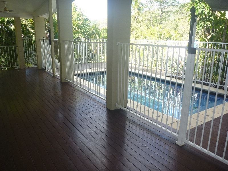 12 Manooka Drive, Cannonvale QLD 4802