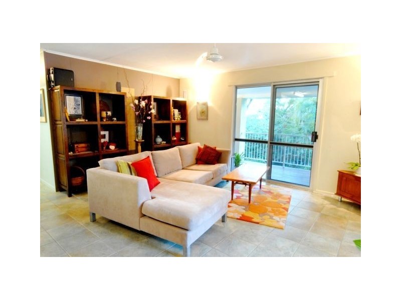 12 Manooka Drive, Cannonvale QLD 4802