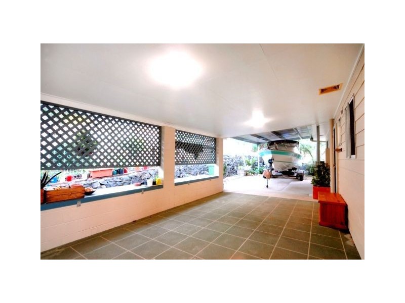 12 Manooka Drive, Cannonvale QLD 4802