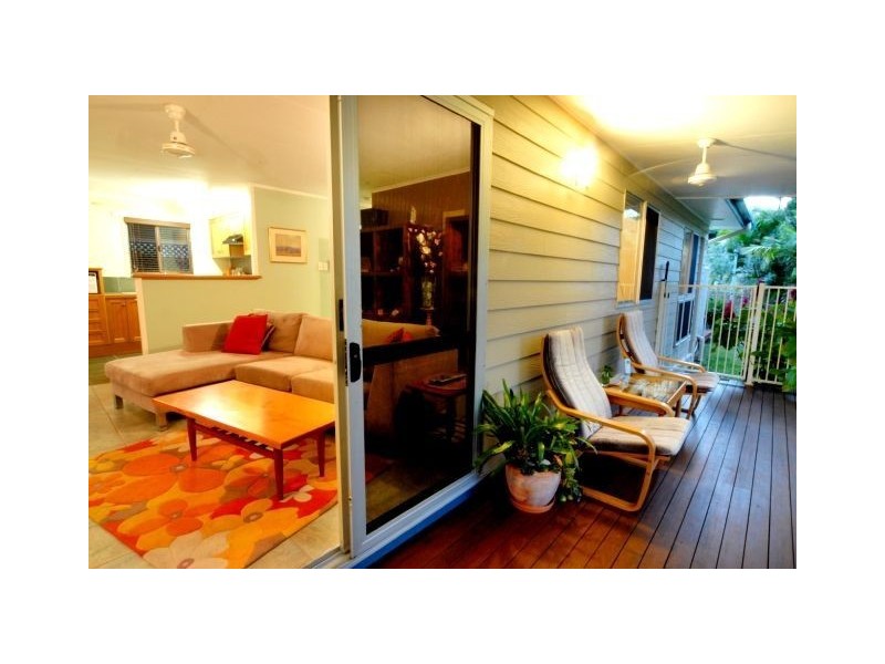 12 Manooka Drive, Cannonvale QLD 4802