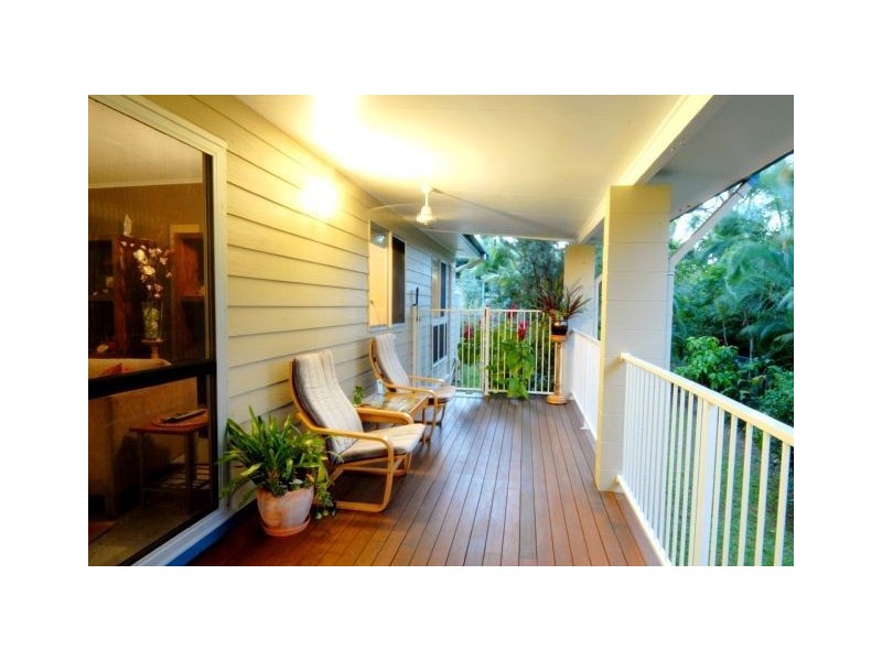 12 Manooka Drive, Cannonvale QLD 4802