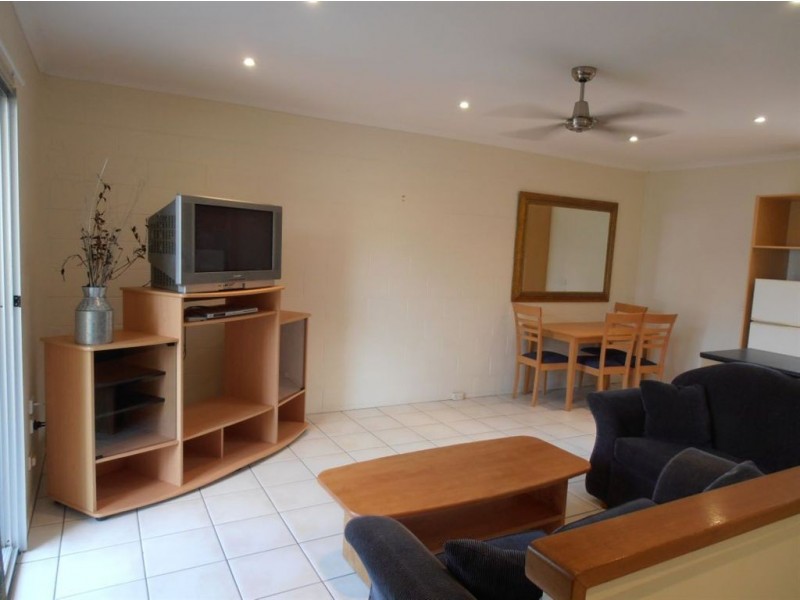 4/1 Pleasant Drive, Cannonvale QLD 4802