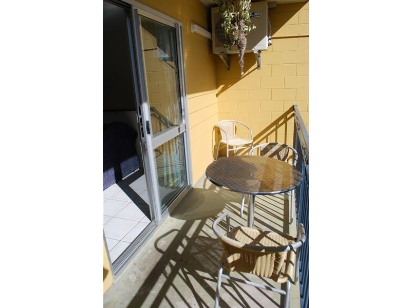 4/1 Pleasant Drive, Cannonvale QLD 4802