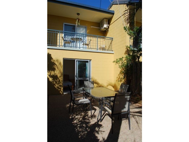 4/1 Pleasant Drive, Cannonvale QLD 4802