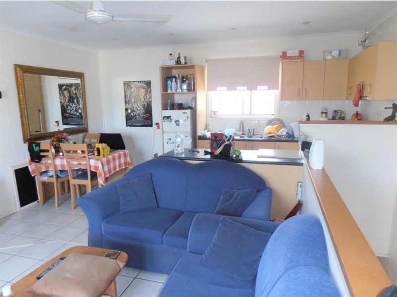 5/1 Pleasant Drive, Cannonvale QLD 4802