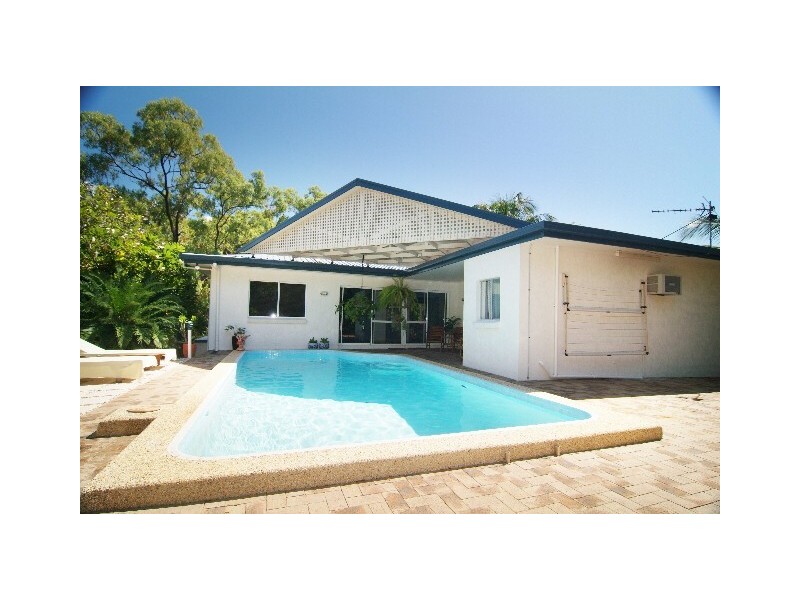 14 Passage Avenue, Shute Harbour QLD 4802