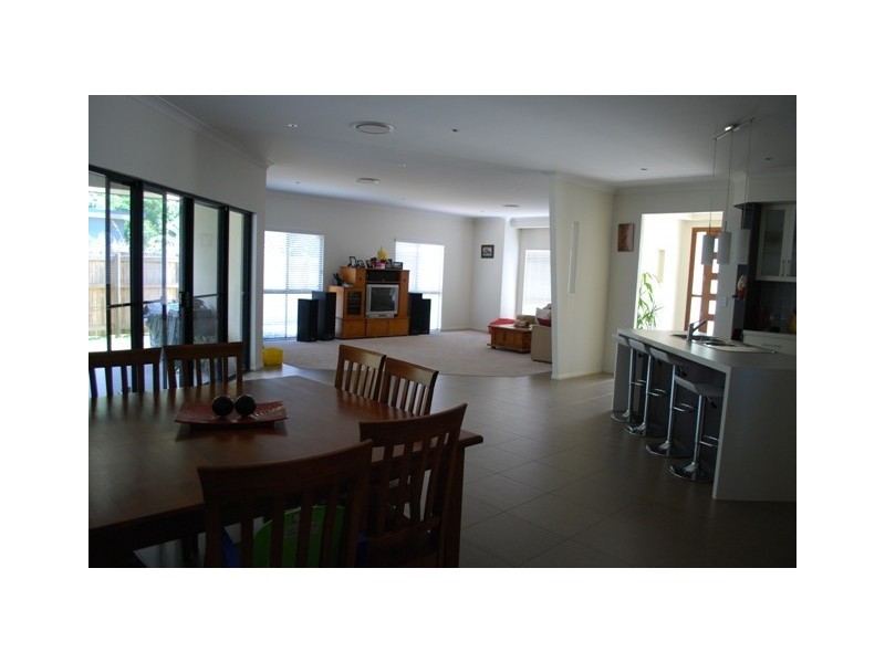 27 Armada Crescent, Jubilee Pocket QLD 4802