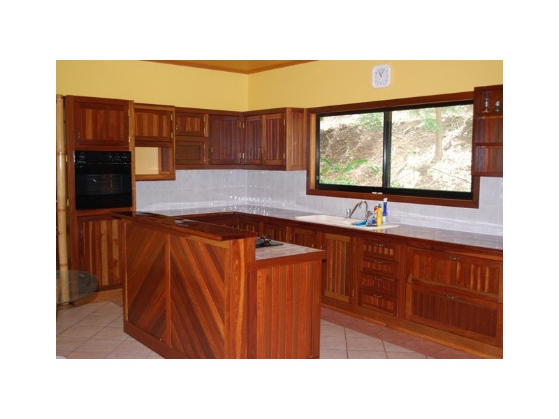 423 Paluma Road, Cannonvale QLD 4802
