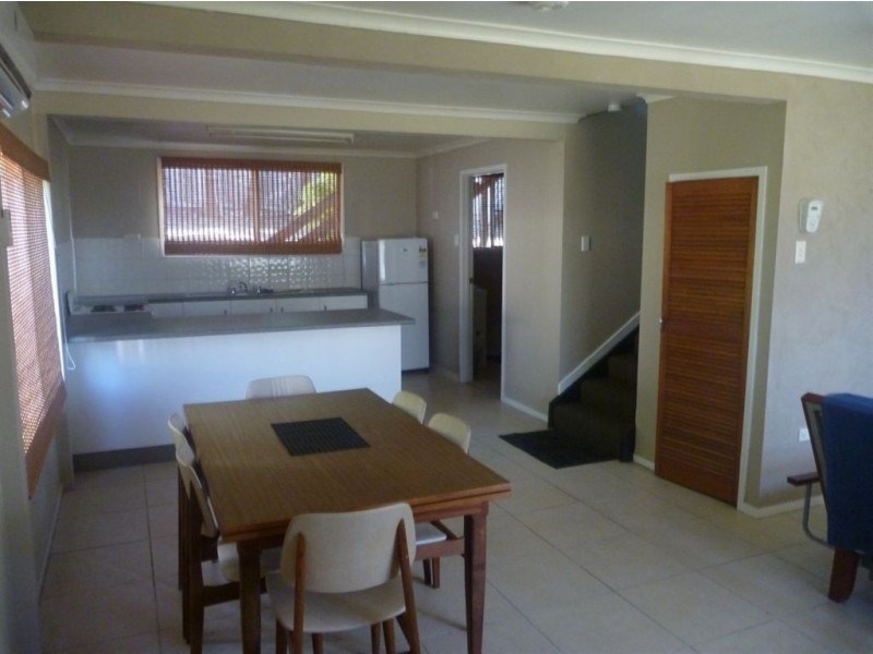 2/23 Manooka Drive, Cannonvale QLD 4802