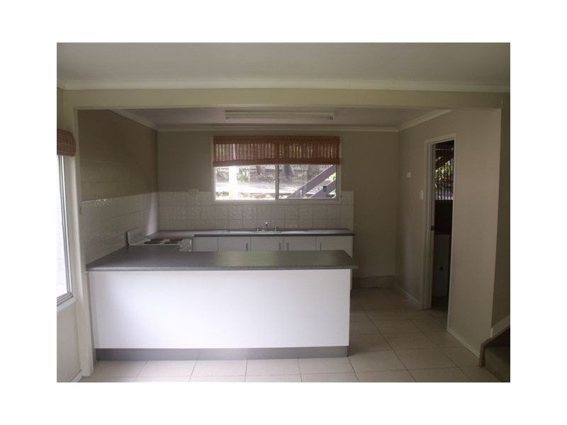 2/23 Manooka Drive, Cannonvale QLD 4802