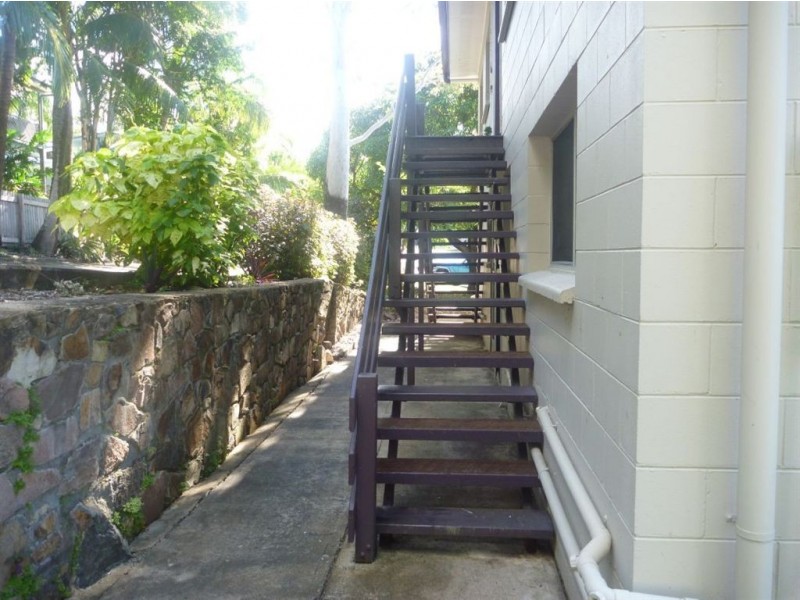 2/23 Manooka Drive, Cannonvale QLD 4802