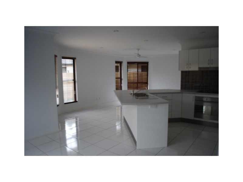 B/7 Wills Court, Cannonvale QLD 4802