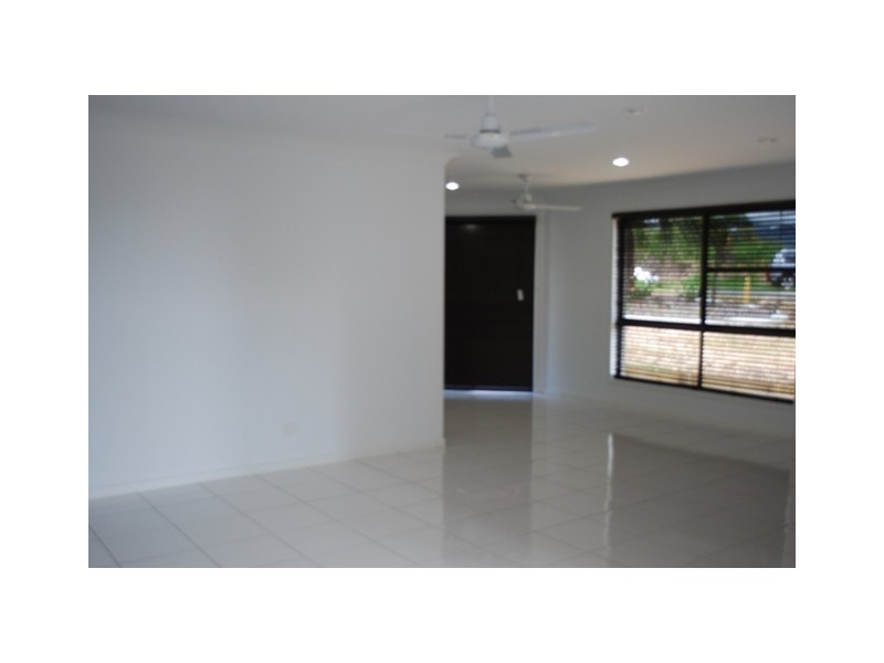 A/7 Wills Court, Cannonvale QLD 4802