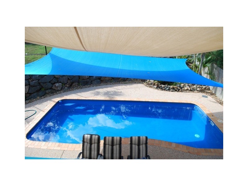 18 Manooka Drive, Cannonvale QLD 4802