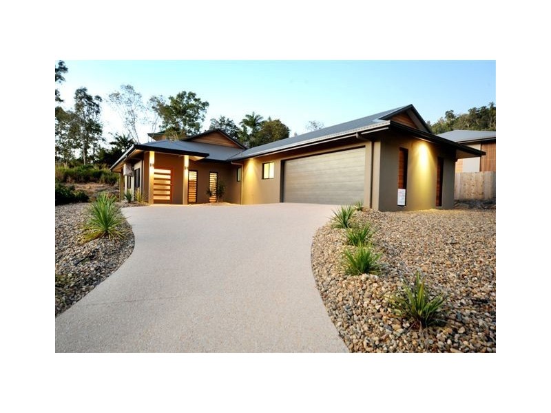 55 Jones Road, Cannonvale QLD 4802