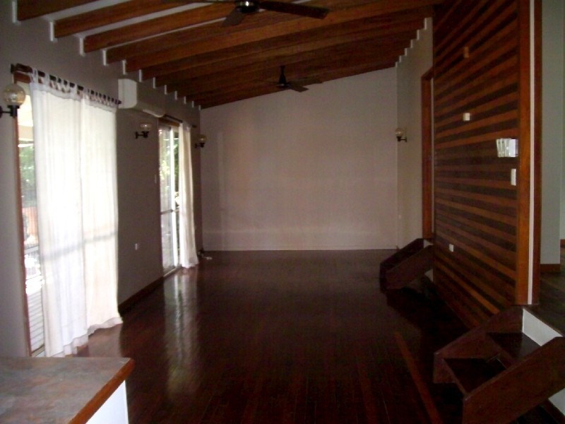 7 Warruga, Cannonvale QLD 4802