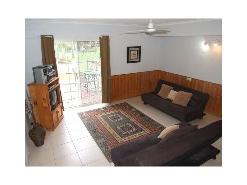 16/11 Island Drive, Cannonvale QLD 4802