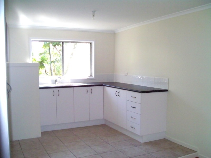 7b Warruga St (downstairs), Cannonvale QLD 4802