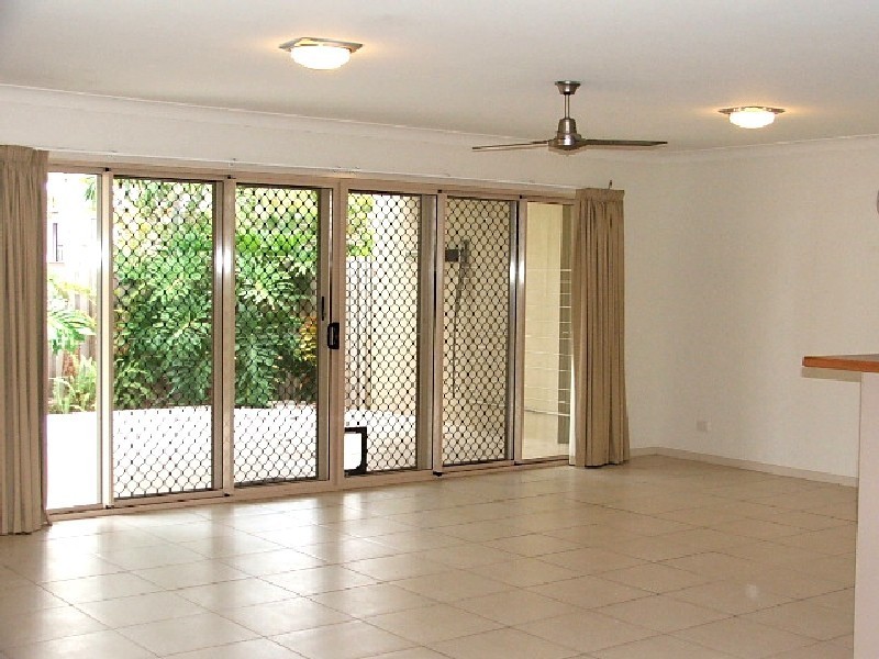 1/1 Wills Court, Cannonvale QLD 4802