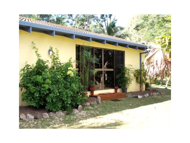 17 Wamibiri Street, Cannonvale QLD 4802